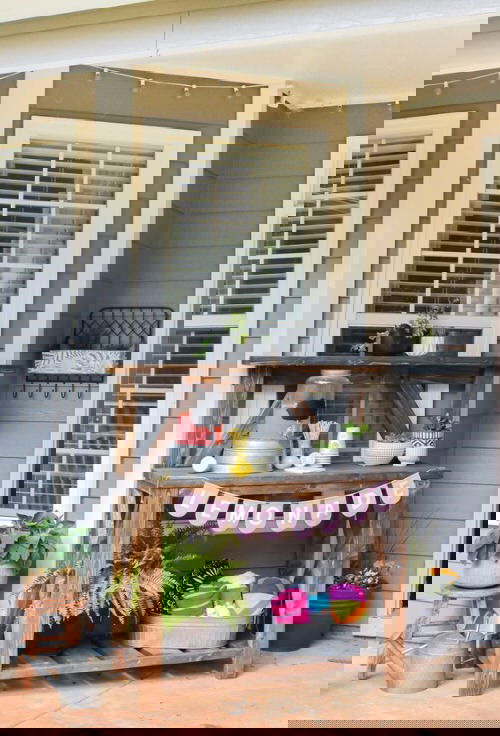 Helpful DIY Potting Bench Ideas 12