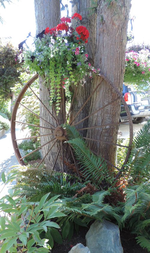 Vintage Garden Decor Ideas 18