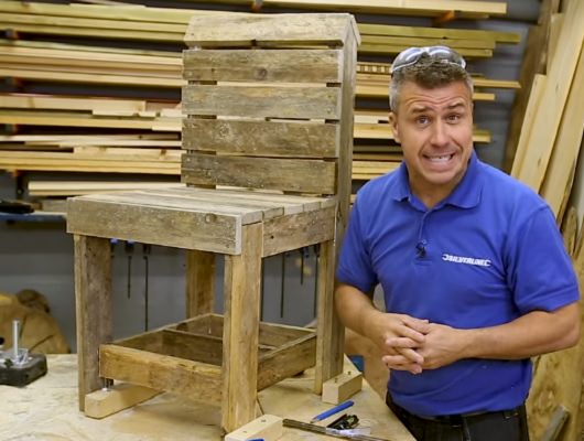 DIY Pallet Chair