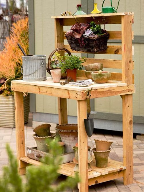 Helpful DIY Potting Bench Ideas 3