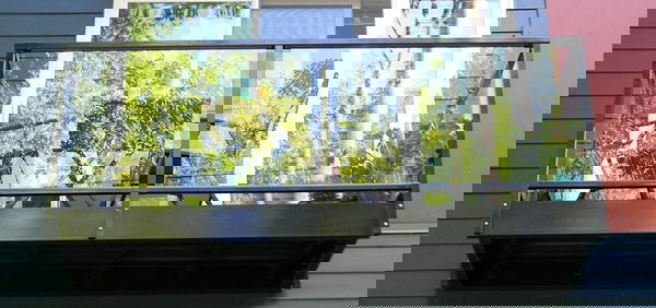 95552171_Cantilever bolt on balcony with glass rail 2_mini