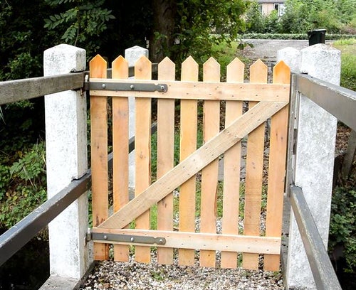 DIY Pallet Fence Ideas 3