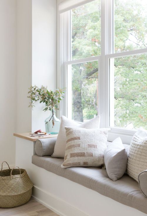 Window Sitting Area Decor Ideas 13