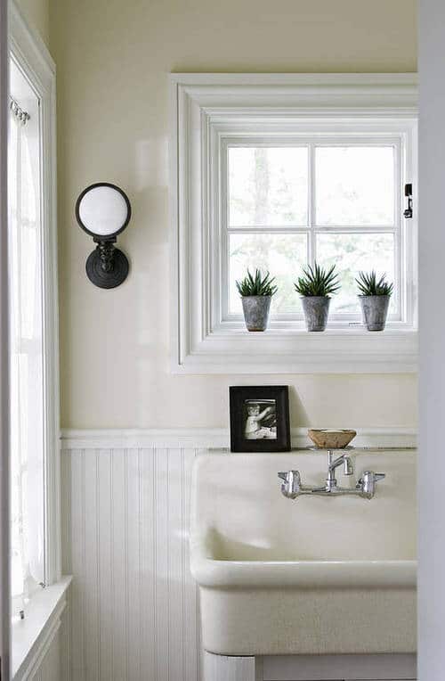 Windowsill Decor Ideas with Plants 8