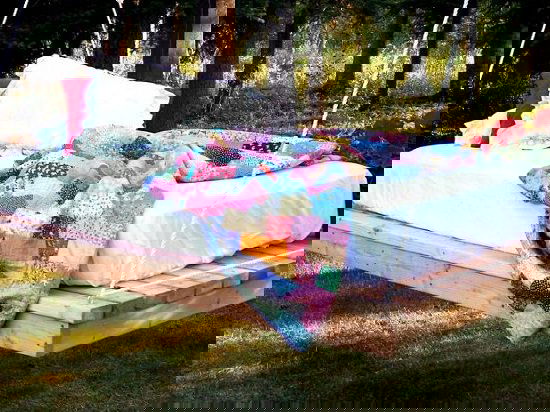 DIY Outdoor Bed Projects & Ideas