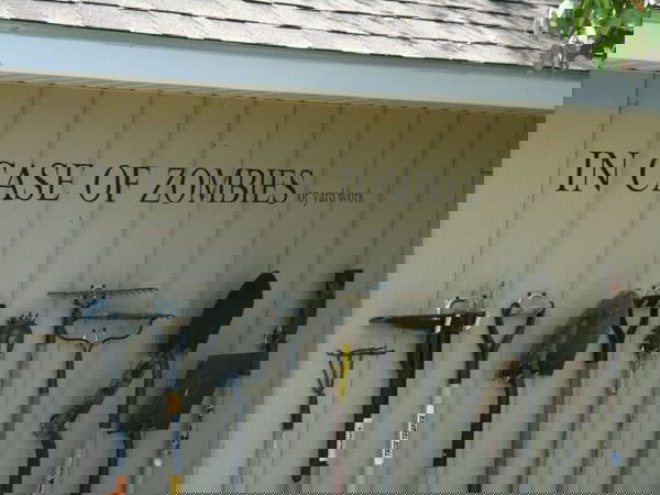 DIY garden tools storage method