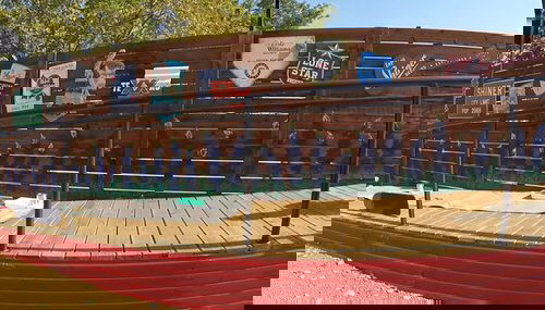 DIY Garden Fence Art Ideas 6