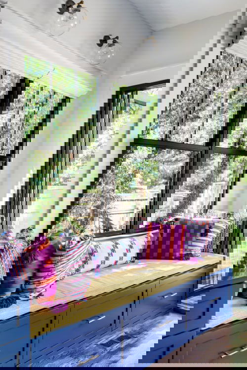 Window Sitting Area Decor Ideas 22